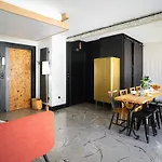 Le Carrere - Tres Elegant Avec Balcon