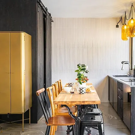 Le Carrere - Tres Elegant Avec Balcon