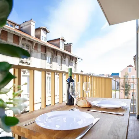 Le Carrere - Tres Elegant Avec Balcon Apartment *