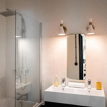 Le Carrere - Tres Elegant Avec Balcon * Pau