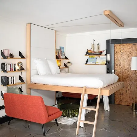 Le Carrere - Tres Elegant Avec Balcon شقة