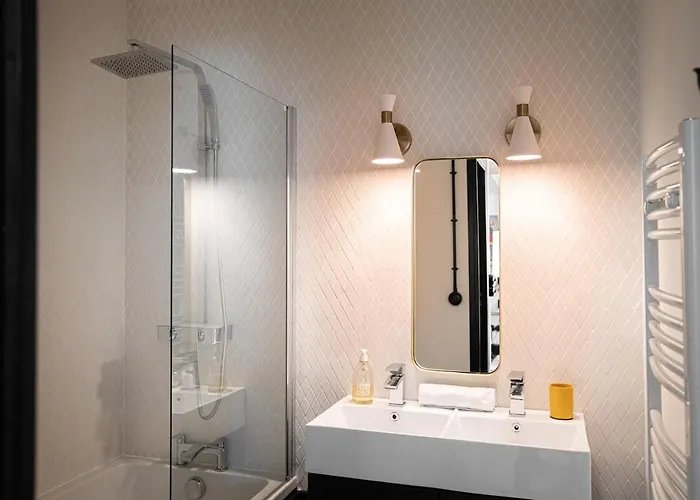 Le Carrere - Tres Elegant Avec Balcon * Pau